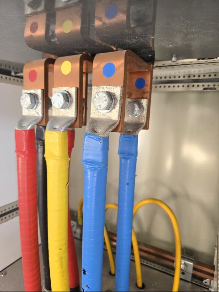 Industrial electrical busbar terminations
