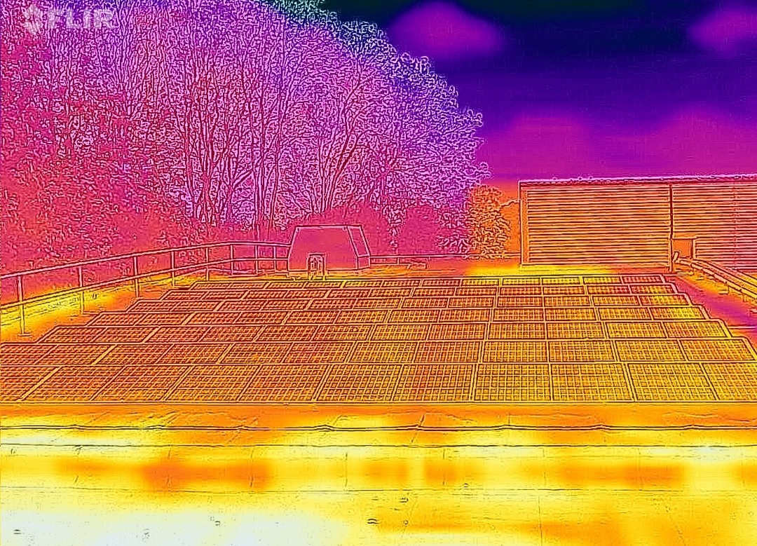 Commercial hybrid solar and battery storage system